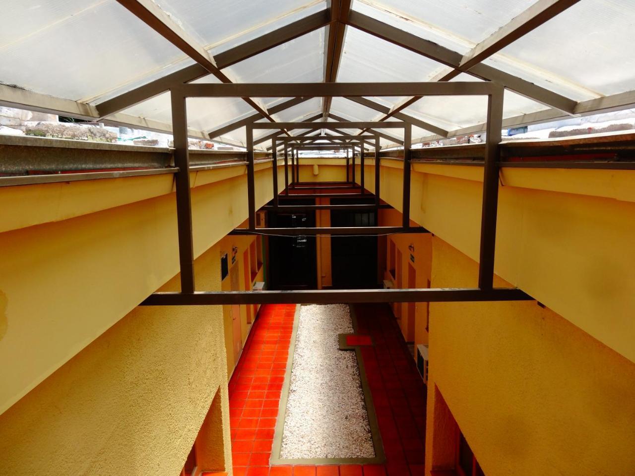 Black Sheep International Hostel Мендоса Экстерьер фото