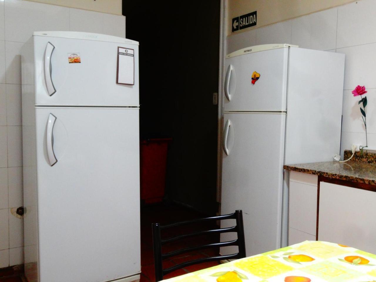 Black Sheep International Hostel Мендоса Экстерьер фото