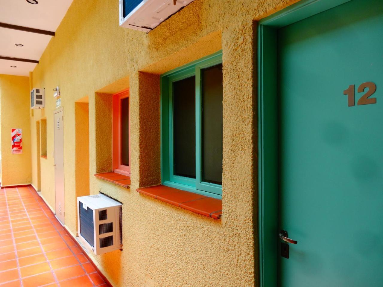 Black Sheep International Hostel Мендоса Экстерьер фото